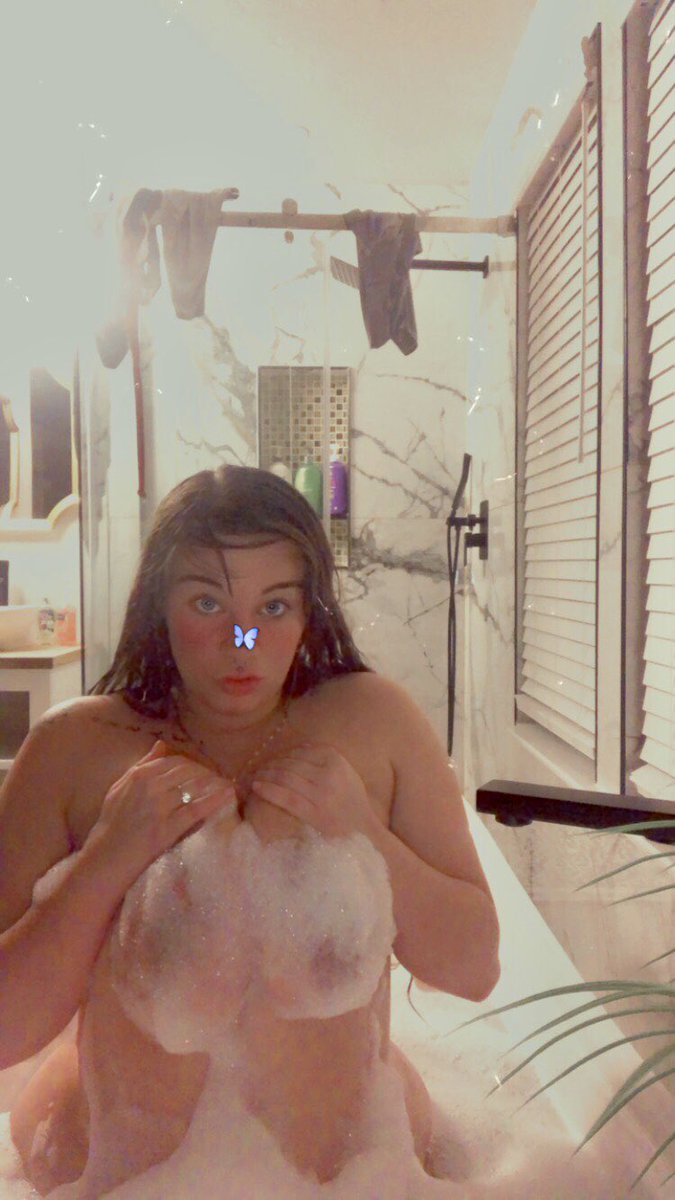 rollinbleezy's tweet photo. C’mon let’s have some fun(: I wanna make you cuuum😩 who needs a good draining 🤪#sellingcontent #buycontent #cashapp #zelle #applypay #snapchatsessions #videocalls https://t.co/jn6PMOGJad