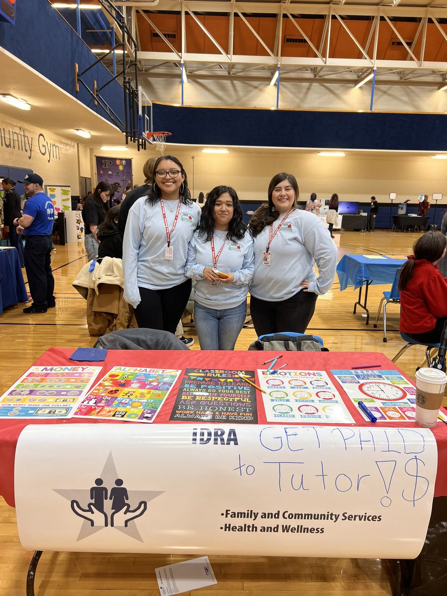 OHSgranado's tweet photo. OHS IDRA killing it at the CTE Fair!!! Recruiting middle schoolers for next year. @IDRAedu @BronchoNews @CTE_ECISD “Making a difference” https://t.co/DgWrfOC1D3