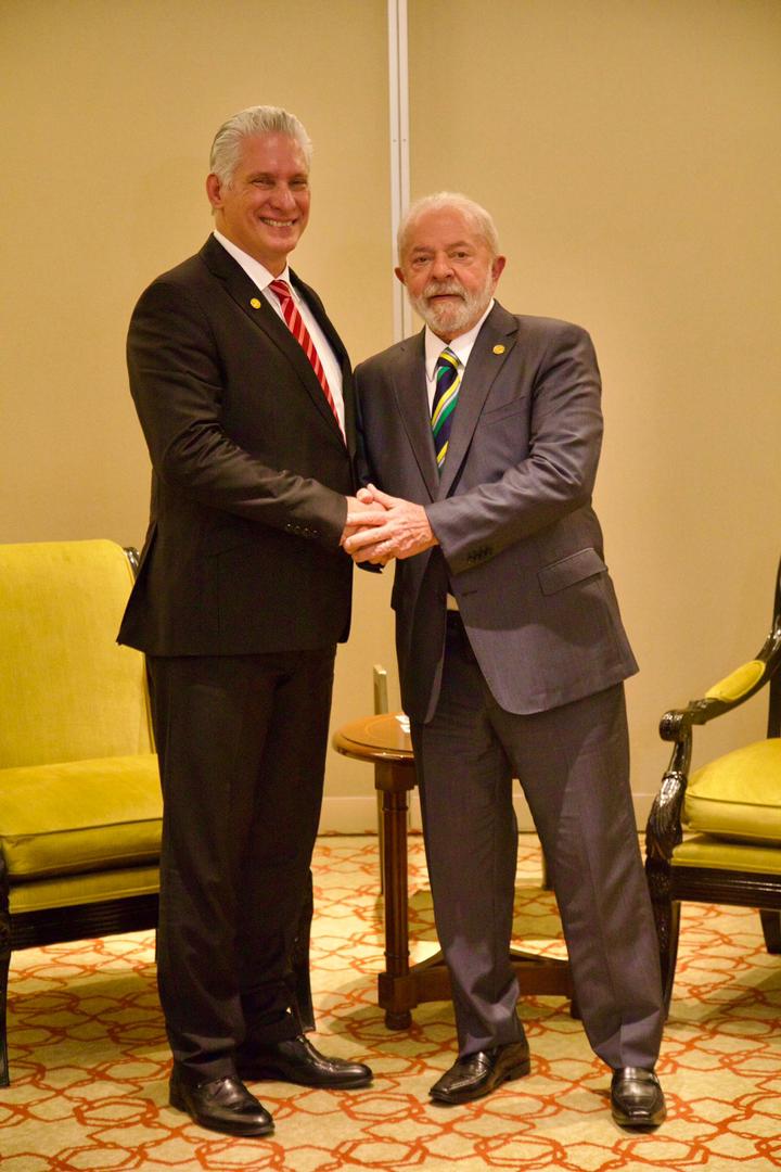 En afectuoso encuentro con el hermano presidente <a href="/LulaOficial/">Lula</a>, reiteré la alegría por el regreso de #Brasil a la #CELAC. 

Compartimos la voluntad de estrechar las relaciones bilaterales en esferas de interés mutuo, acorde con históricos lazos de amistad entre nuestros pueblos.