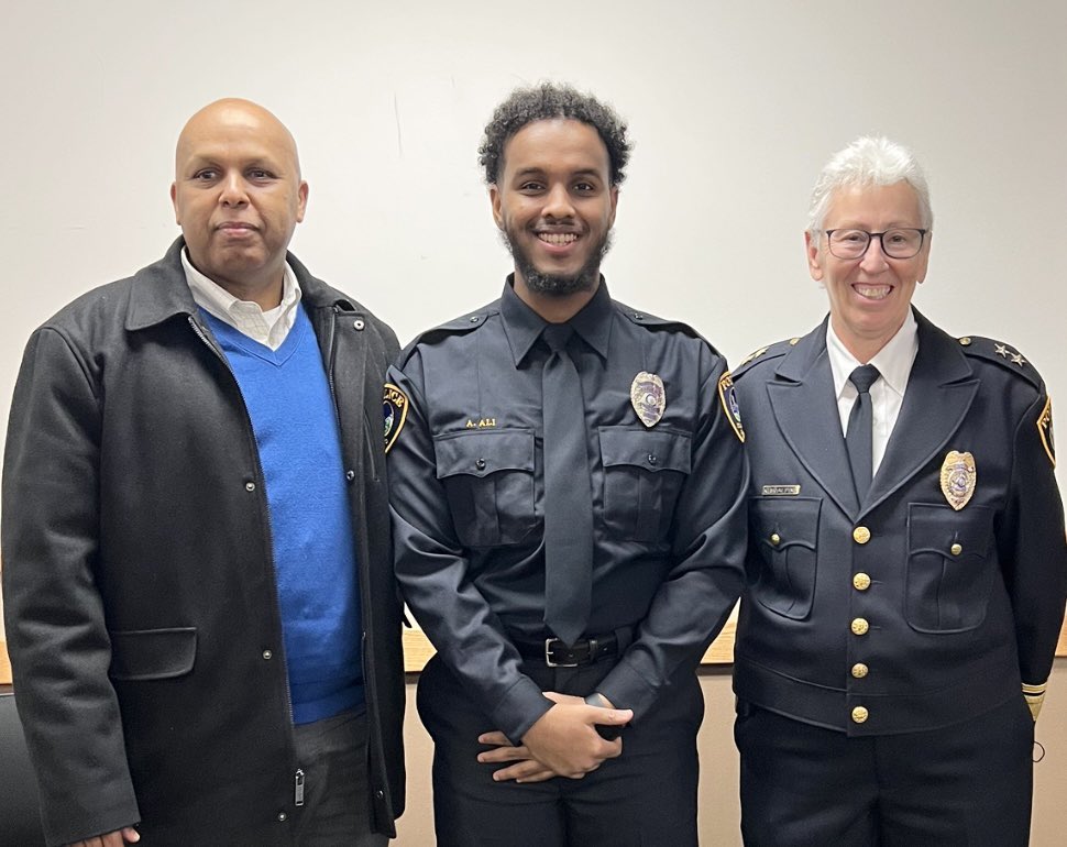 MusseOlol's tweet photo. Another milestone! Ofc Ali has become the first Somali American officer @TigardPolice . Oath was administered by Chief Kathy McAlpine  at the presence of his proud parents. https://t.co/CRPm8GvjKj