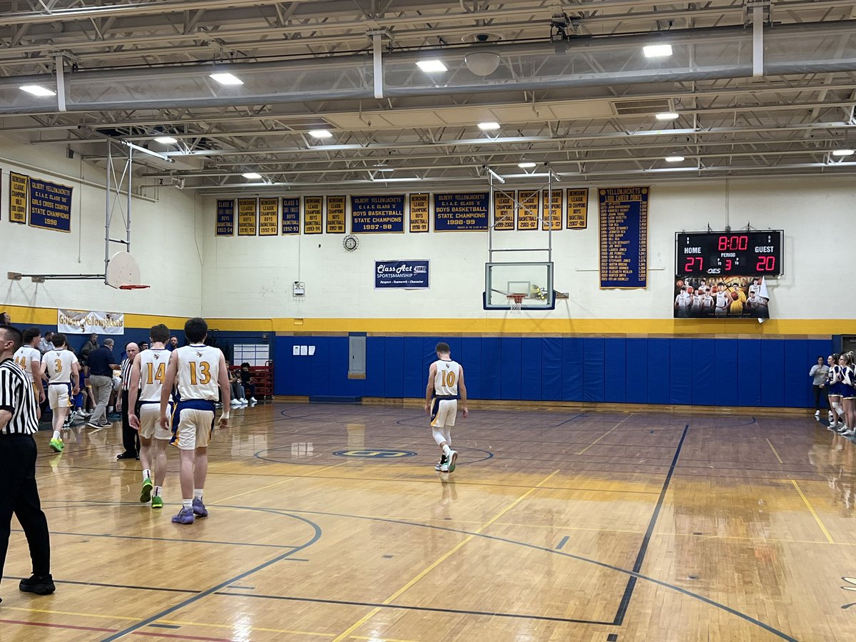 TGSMrCrossman's tweet photo. Gilbert up 27 - 20 at the half. https://t.co/WXw2ECIg8c