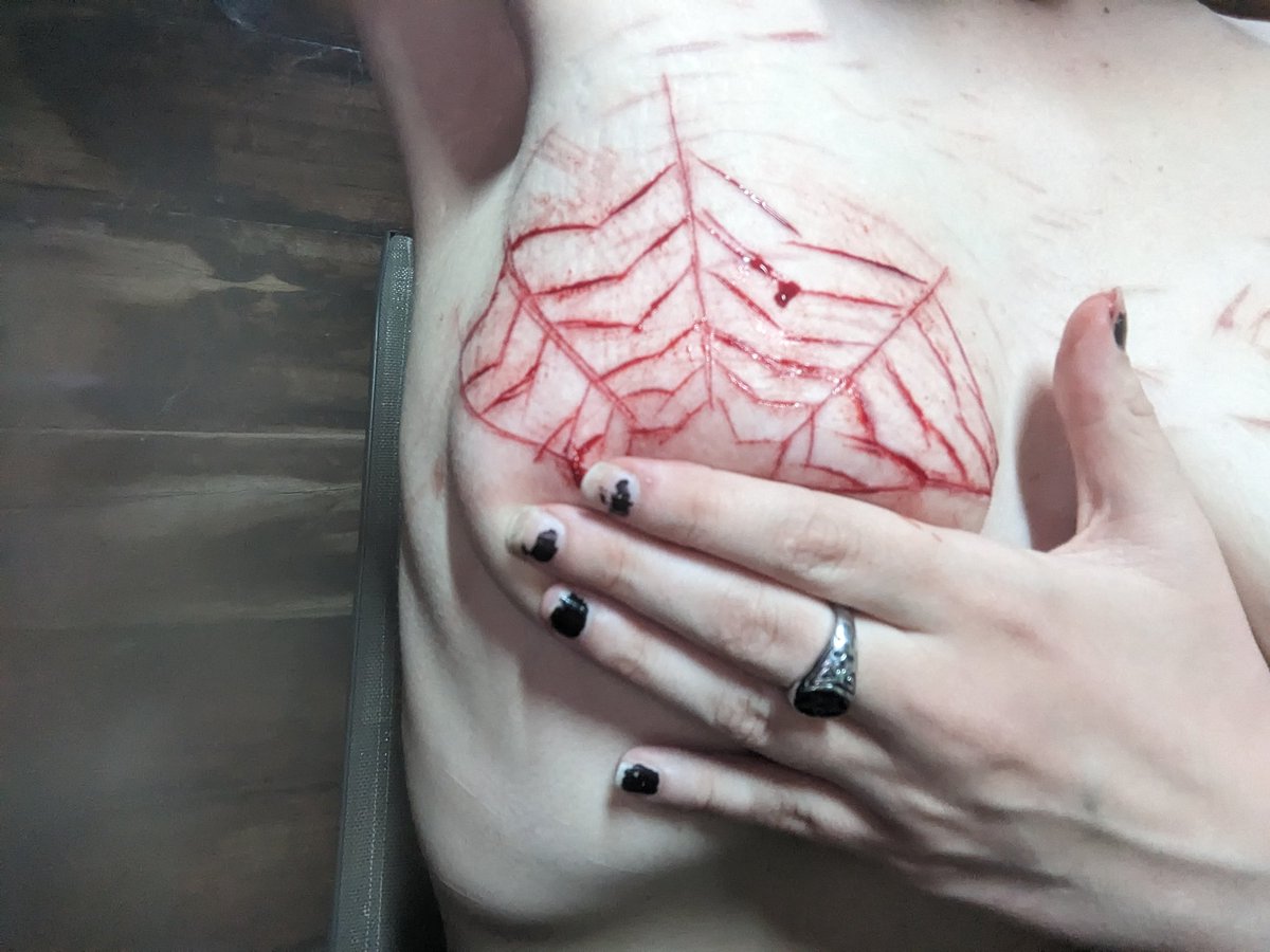 pagancals's tweet photo. tw//sh 

spider webs because im broke and can't afford a tattoo gun 

🏷️shtwt 988twt styrotwt https://t.co/wOqHsnDGKz