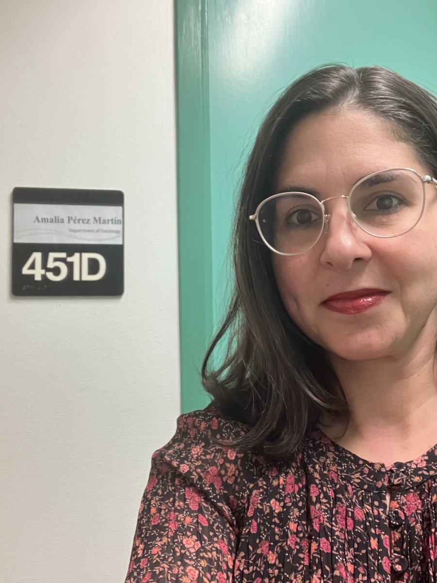 amaprz's tweet photo. The Professor is in! Dra. Pérez Martín estrena oficina 😎🙈#sisepuede #proudcuban #latinasinacademia #firstdayofclass https://t.co/MM2k07GN1v