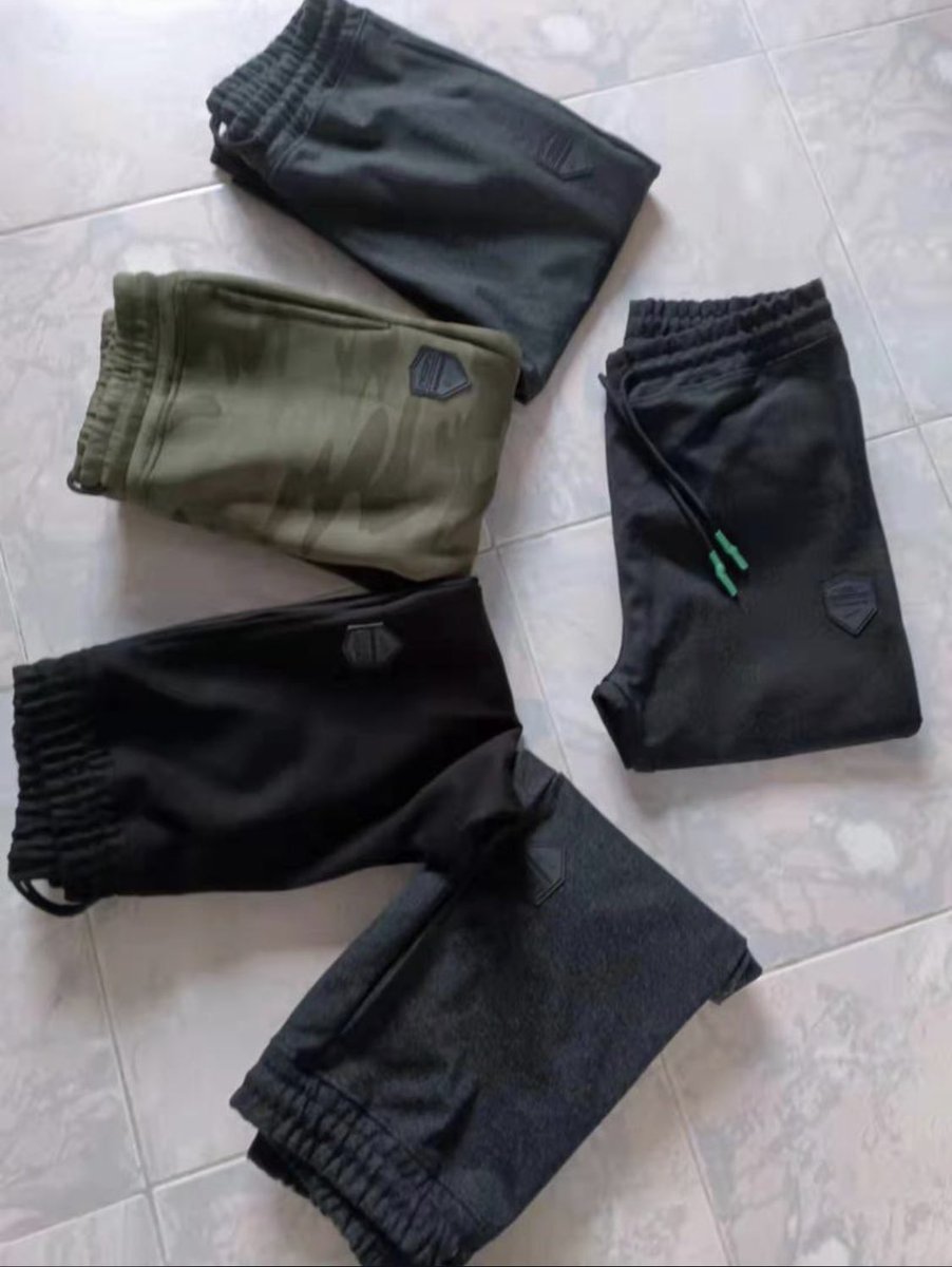 Thick sweats 

UGX50,000

WhatsApp➡️0753203059
Call➡️0782032740