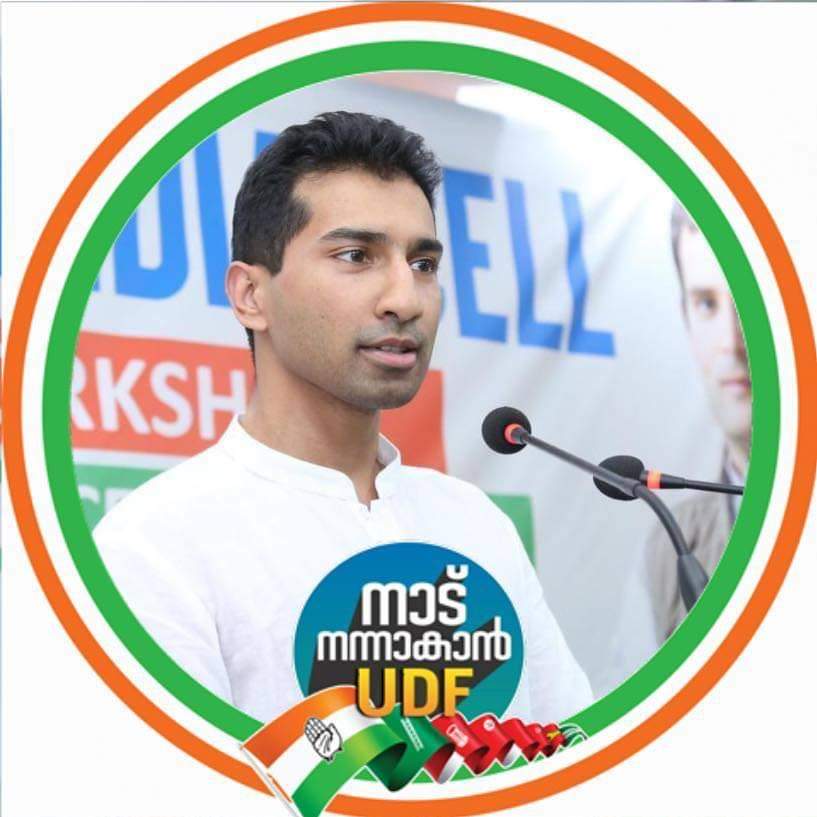 RAJESHCHANNAR's tweet photo. 1)ശ്രീ രാഹുൽഗാന്ധി നയിക്കുന്ന ഭാരത്‌ജോഡോ യാത്രയെപ്പറ്റി ഇന്നേ ദിവസംവരെ ഒരു സോഷ്യൽ മീഡിയ പോസ്റ്റ്‌പോലും ഇടാതെ, മോദിയെപ്പറ്റി, ബിബിസി ഇറക്കിയ ഡോക്കുമെന്ററി കണ്ട് പൊള്ളലേറ്റ, അനിൽ കെ ആന്റണി എന്ന ഈ ഊളയെ കോൺഗ്രസ് പാർട്ടിയിൽ നിന്ന് പുറത്താക്കിയാൽ കൊണ്ഗ്രെസ്സിന്റെ നല്ലഭാവിക്ക് ഗുണമാകും. https://t.co/iHhDPRwM8e