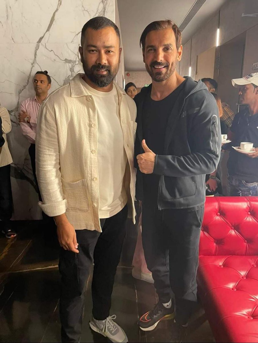 NELiveTV's tweet photo. 𝗔𝗦𝗦𝗔𝗠 𝗔𝗖𝗧𝗢𝗥 𝗗𝗜𝗚𝗔𝗡𝗧𝗔 𝗛𝗔𝗭𝗔𝗥𝗜𝗞𝗔 𝗦𝗧𝗔𝗥𝗦 𝗜𝗡 𝗬𝗥𝗙’𝗦 𝗕𝗜𝗚 𝗕𝗨𝗗𝗚𝗘𝗧 𝗙𝗜𝗟𝗠 ‘𝗣𝗔𝗧𝗛𝗔𝗔𝗡’ 𝗥𝗘𝗟𝗘𝗔𝗦𝗘𝗗 𝗧𝗢𝗗𝗔𝗬
Pathaan is an action drama featuring Shah Rukh Khan, Deepika Padukone and John Abraham. 
@diganta_Hz https://t.co/x8oTyHEv7m