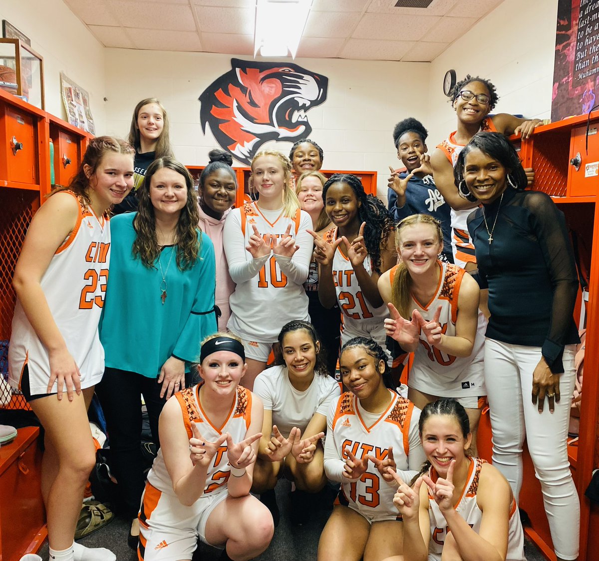 🏀🖤🧡 Fayetteville Lady Tigers with a BIG district win 68-38 over Eagleville!!!! Some great scoring- Trinity Dixon 20, Gracie Hoagland 18, Autum Nunemaker 14 and some awesome team defense!!! 
So proud of these girls!