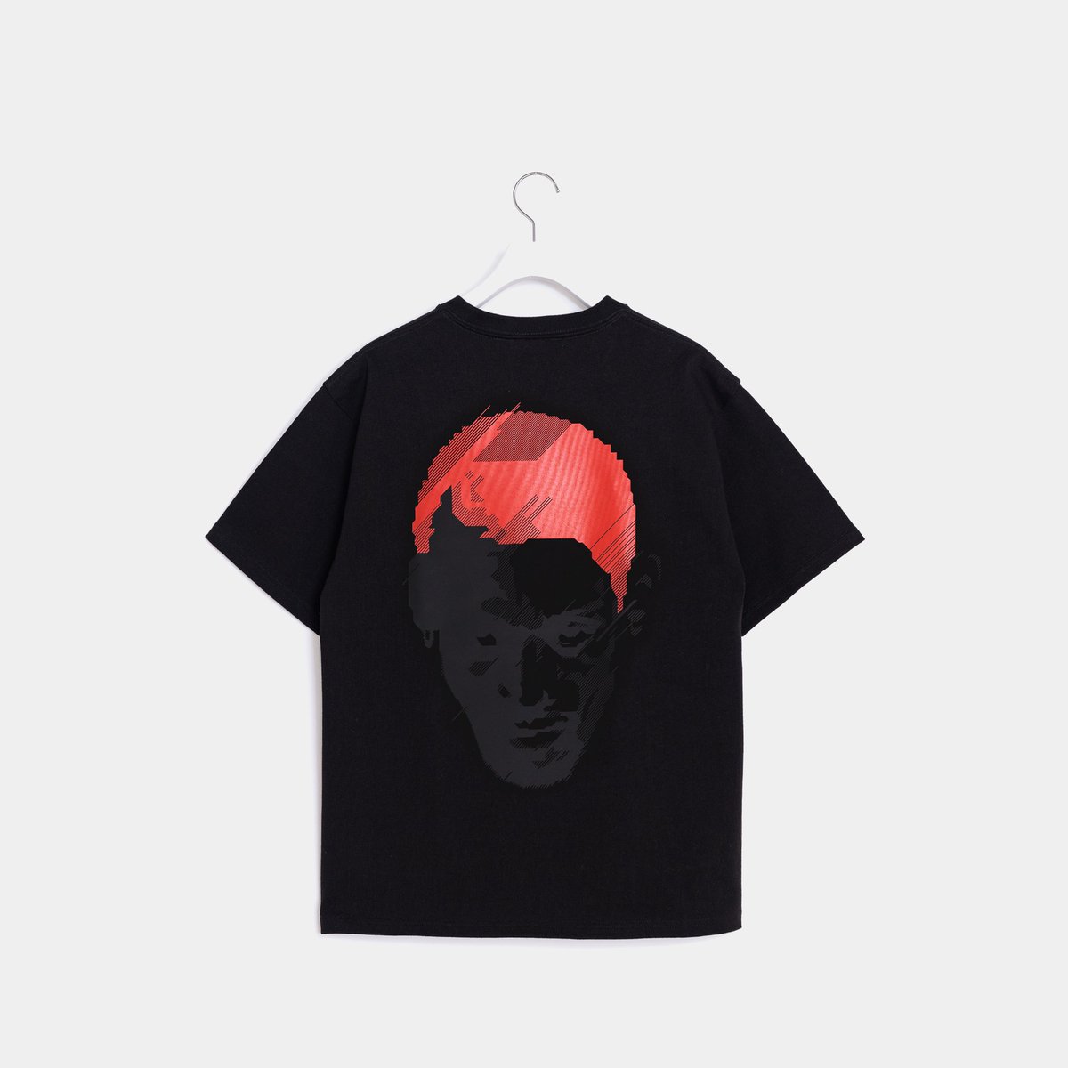 fullress's tweet photo. オンライン限定！
APPLEBUM BLACK WORM COLLECTION "RED HEAD" が1/26 発売 (アップルバム)

プロスポーツ選手としてのみならず、自由奔放なライフスタイルも話題を集めた異端児をモチーフにした限定アイテムでヘアカラーを刺繍で表現

https://t.co/uMAMV1o7SA https://t.co/eHCzxrE7So