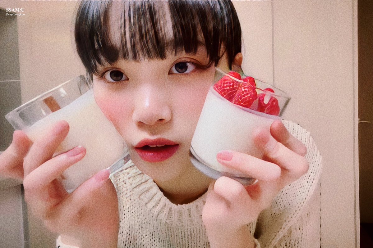 capturingkcw's tweet photo. 🍓🕯️

#김채원 #KIMCHAEWON #チェウォン
#르세라핌 #LE_SSERAFIM https://t.co/c0QHBLlj71