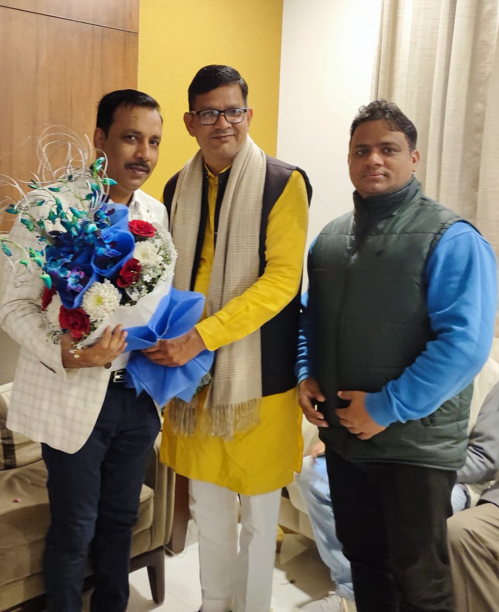आज सुबह बड़े भाई Sanjay Pradhan जी के साथ माननीय मुख्यमंत्री श्री मनोहर लाल जी का OSD नियुक्त किए जाने पर <a href="/jawaharyadavbjp/">Jawahar Yadav</a> जी से भेंट कर उन्हें बधाई दी।
<a href="/mlkhattar/">Manohar Lal</a>