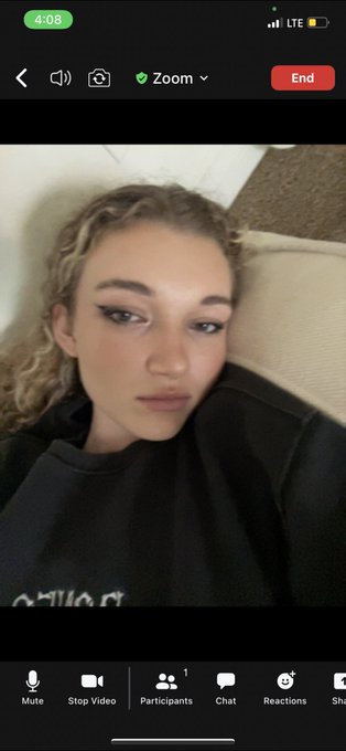 waiting for you on zoom&hellip;. hurry and join 😇 I&rsquo;m horny https://t.co/orPvel2S4I