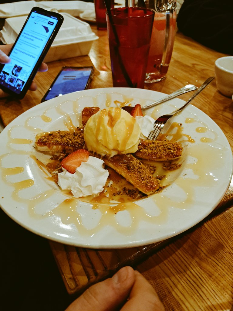 RCShadley's tweet photo. Dinner at Jalapeños before the entertainment part of the night. Food was great, dessert was better 😋 
@LarbyChris @alicefanatic13 https://t.co/apWg0gtoZ0