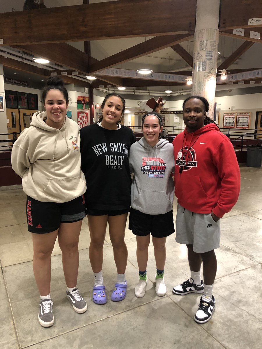 stevewillits's tweet photo. Last night’s @KRKO1380 Prep Sports Weekly radio show, 🏀 edition:

- Jackson girls
- Glacier Peak boys
- Arlington girls
- Mountlake Terrace girls (@starks102) 

Click a link below to listen.  

https://t.co/XBuRtkE6C7

https://t.co/lmm0eozy73

https://t.co/YchwZlVBn6 https://t.co/nb4KhhZVKR