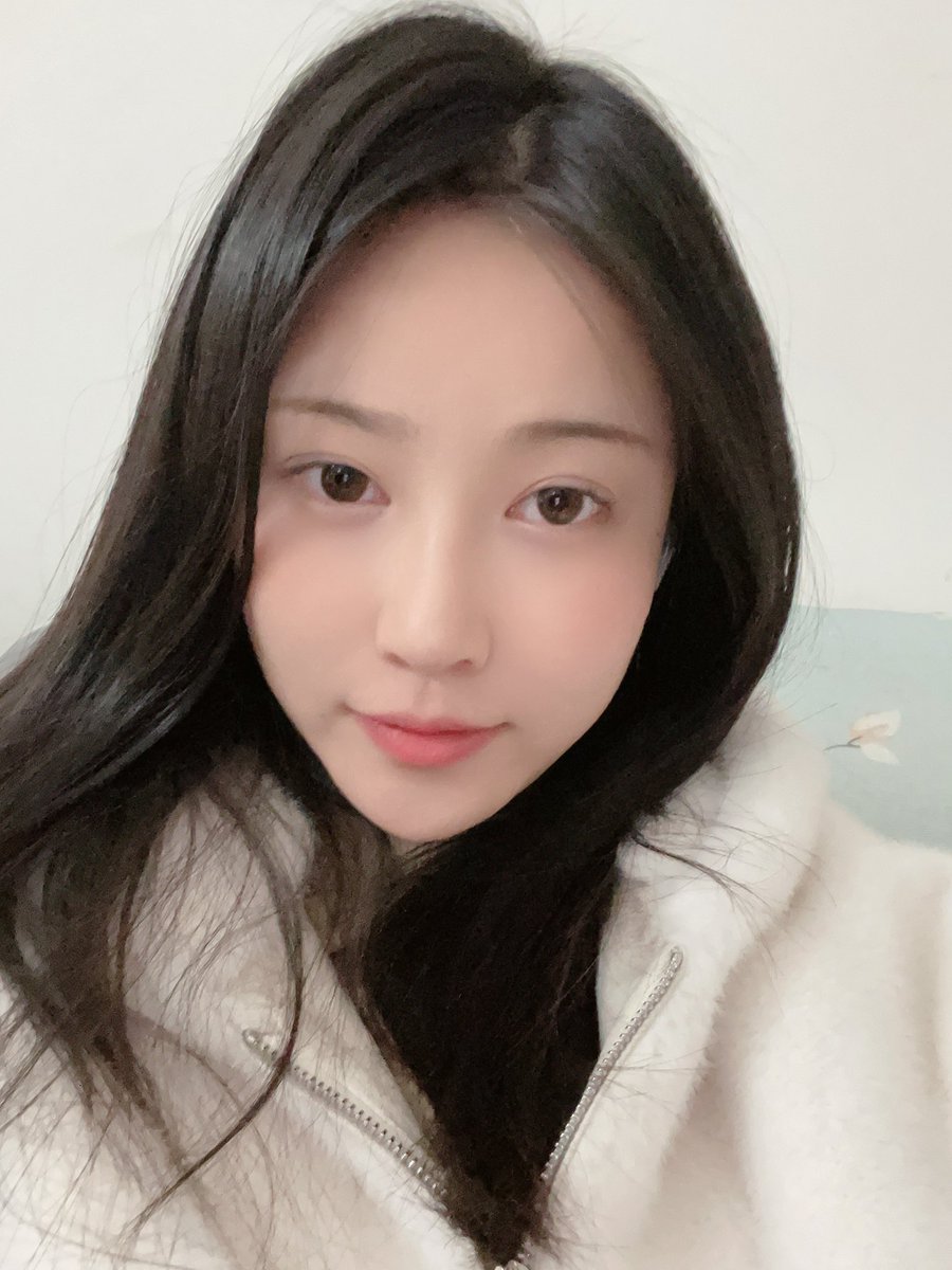 回老家衣服没带够，翻出之前给老妈买的貂，有一说一，真的好暖和！比羽绒服保暖太多了🥹🥹 https://t.co/9pIRxfL6LG
