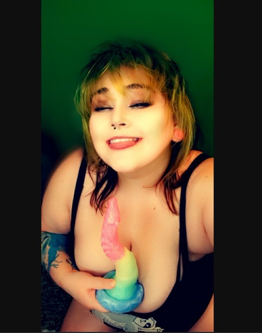 Definitely love this toy a client sent me funds for 🥰  cannot wait to record some new content with it<a href="/tag/bbw"class="tags"><span>#bbw</span></a><a href="/tag/nsfw"class="tags"><span>#nsfw</span></a><a href="/tag/buyingcontent"class="tags"><span>#buyingcontent</span></a><a href="/tag/sellingcontents"class="tags"><span>#sellingcontents</span></a><a href="/tag/nsfwtwt"class="tags"><span>#nsfwtwt</span></a>