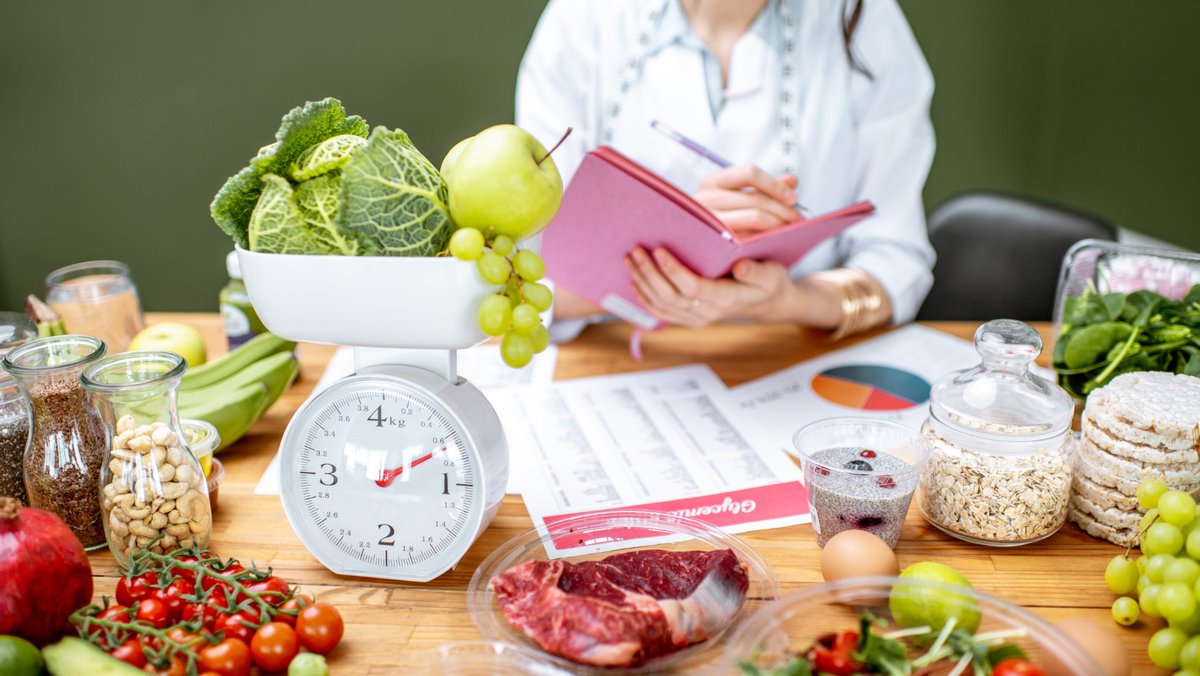 eepigroup's tweet photo. La preocupación por la imagen corporal ha hecho proliferar una serie de dietas que han captado la atención de las personas gracias a promesas de resultados espectaculares en tiempo récord. ¡Atención!
#fp #fpdual #formacionprofesional #blog #eepigroup
https://t.co/wHJ5FaB3uo https://t.co/wbifzisqn6