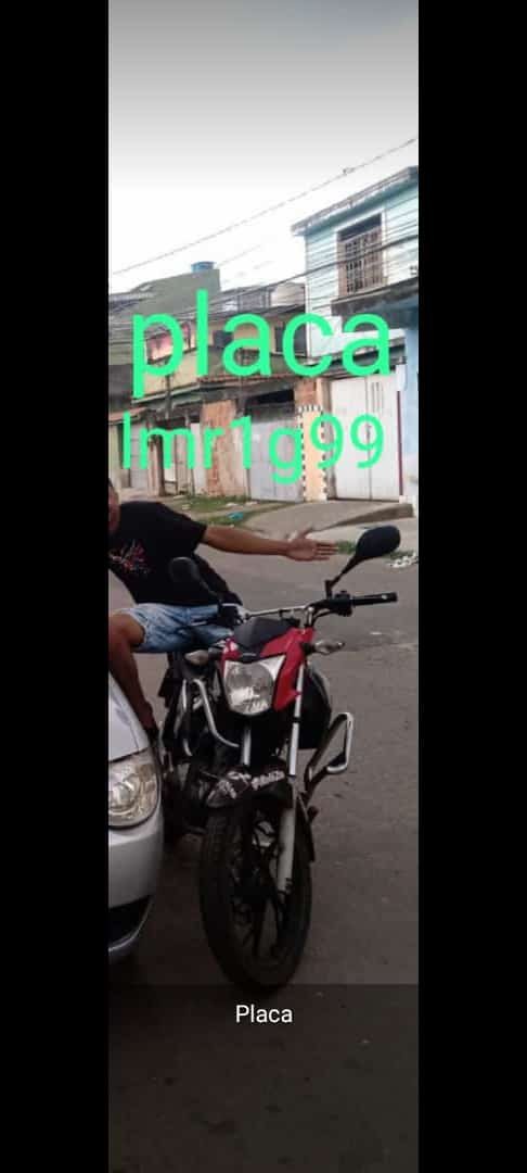 Boa noite rapaziada então essa moto aí foi roubada agora a noite galera no centro de nova Iguaçu em frente a loja pernambucanas galera a moto é de trabalho no momento do assalto amigo estava trabalhando quem souber de alguma coisa entra em contato RT geral!