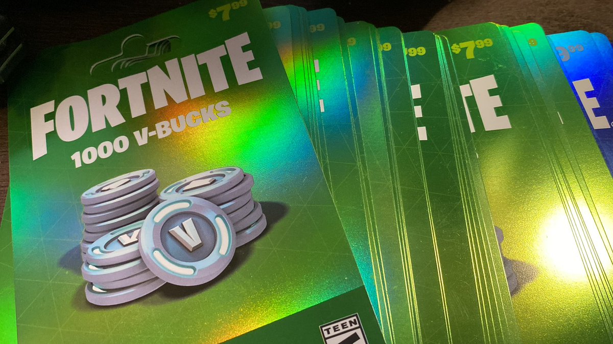 FREEZA9292's tweet image. 1,000 vbucks giveaway drop a like and retweet ends in 2 hours good luck 🍀