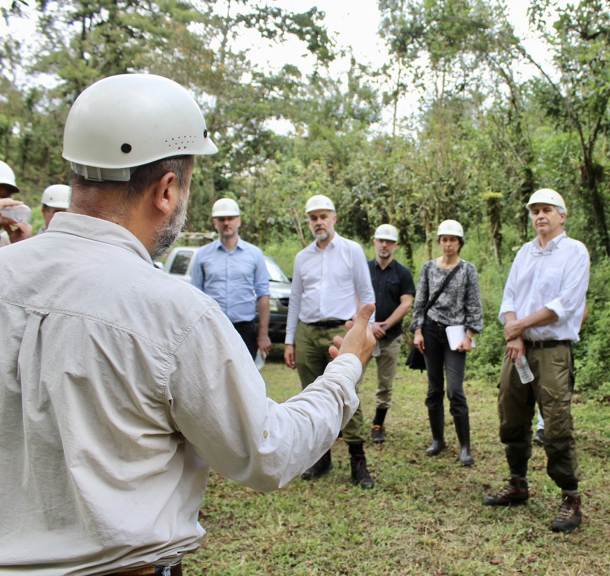 cooperation_lu's tweet image. In Costa Rica🇨🇷, @FranzFayot visited the projects of the NGO #FUNDECOR &amp;amp; @IforD_FCCF, which, supported by #LuxAid, aim to restore degraded forest areas &amp;amp; make them economically, ecologically &amp;amp; socially sustainable, while guaranteeing a long-term return for investors.🌳♻️