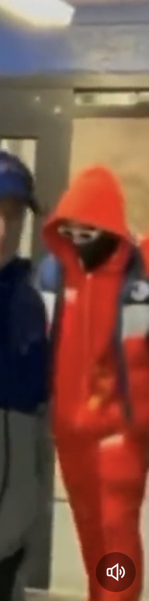 TommyGeezz's tweet photo. @kintzel23 @ReaperZerk Where did the hoodie go? And the palm angels pants lost the white stripes too? Interesting https://t.co/Jws5VOD3r5