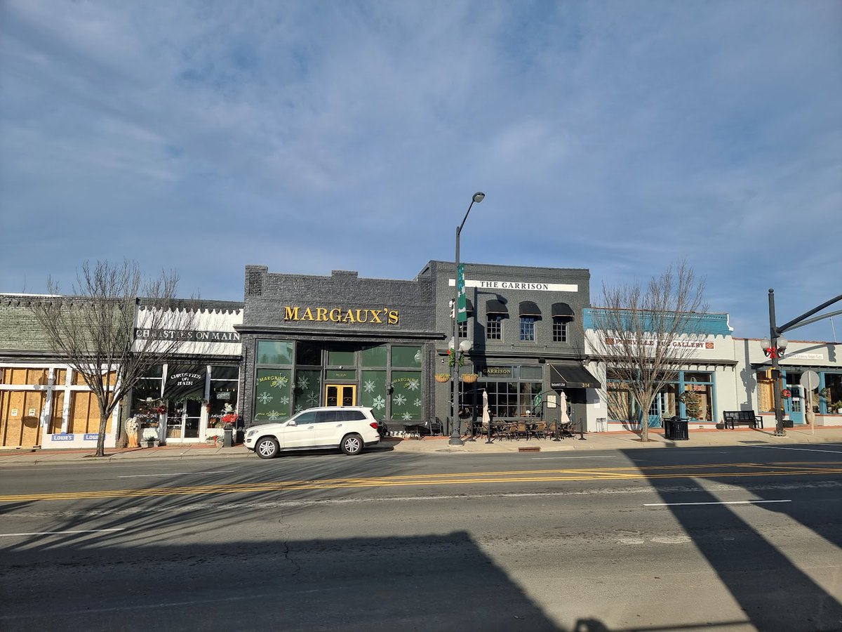 New town every hour on Twitter "Pineville, North Carolina Population