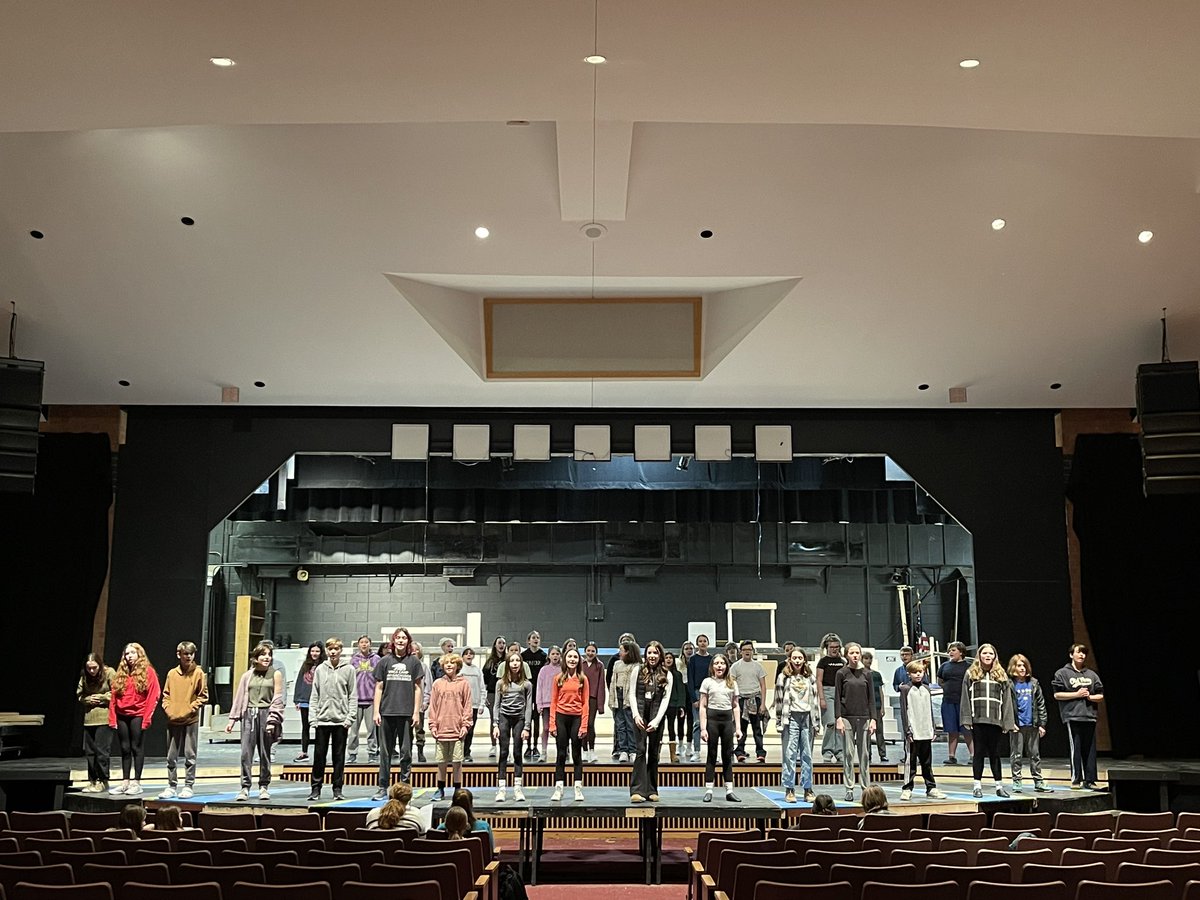 This moment will be so impressive when they’re all in costume, the set is in place, the lights are shining, and the audience is standing with pride! #MatildaTheMusical #whenigrowup 🚀🎭📚