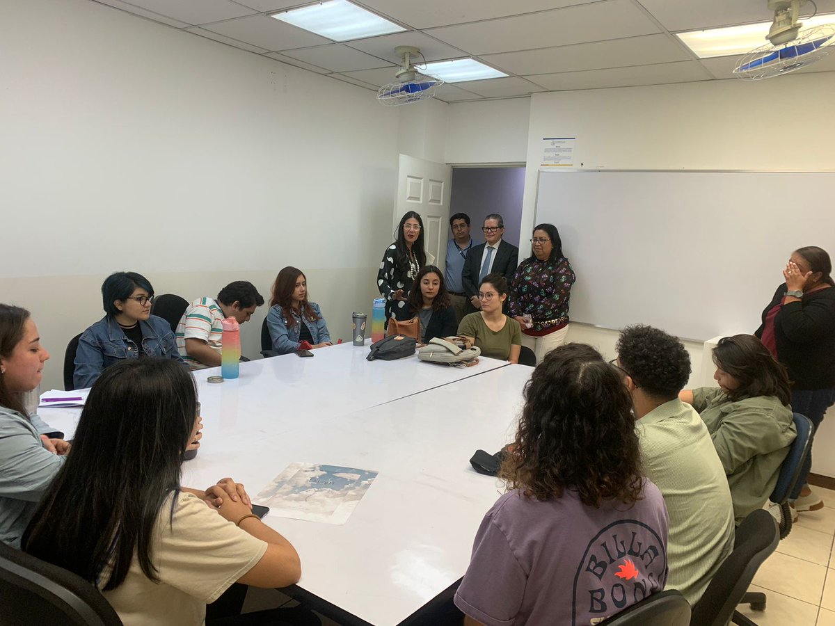 Christ_Aparicio's tweet photo. Garantizando el cumplimiento de la Ley de Educación Superior, estaremos supervisando que las #IES cumplan con las modalidades registradas en #DNES, este día corroboramos que @UJMD_sv está cumpliendo al 100% su oferta académica presencial, siguiendo protocolos de bioseguridad. https://t.co/RojfIxNffF