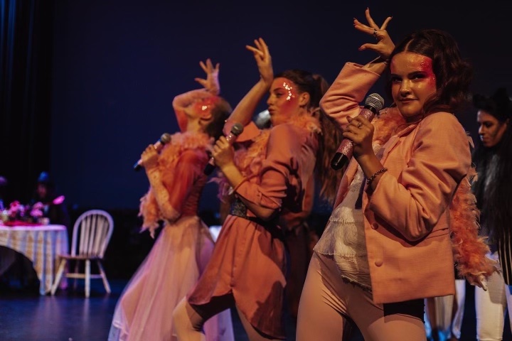SingingMaz's tweet photo. These are some of my favourite photos from the show... https://t.co/9xSjfZ2MXI