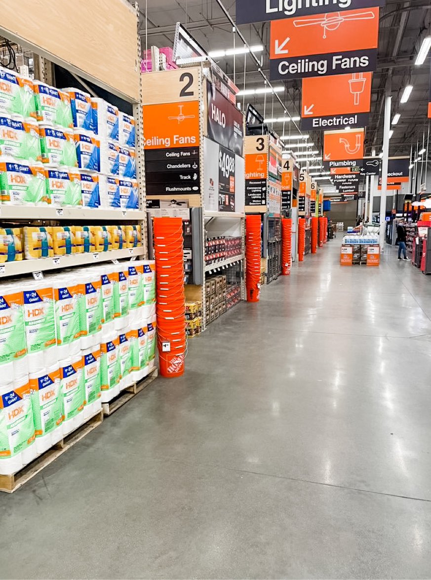 sm_jasminmarie's tweet photo. Had a blast hosting the D171 Interconnected Training today! Shoutout to my team for  driving store standards, way to represent. I love a clean house!🧡💪🏼🧹🏠 #pacsouth #homedepot #leadership #storestandards #d171 https://t.co/nF90W0yZF2