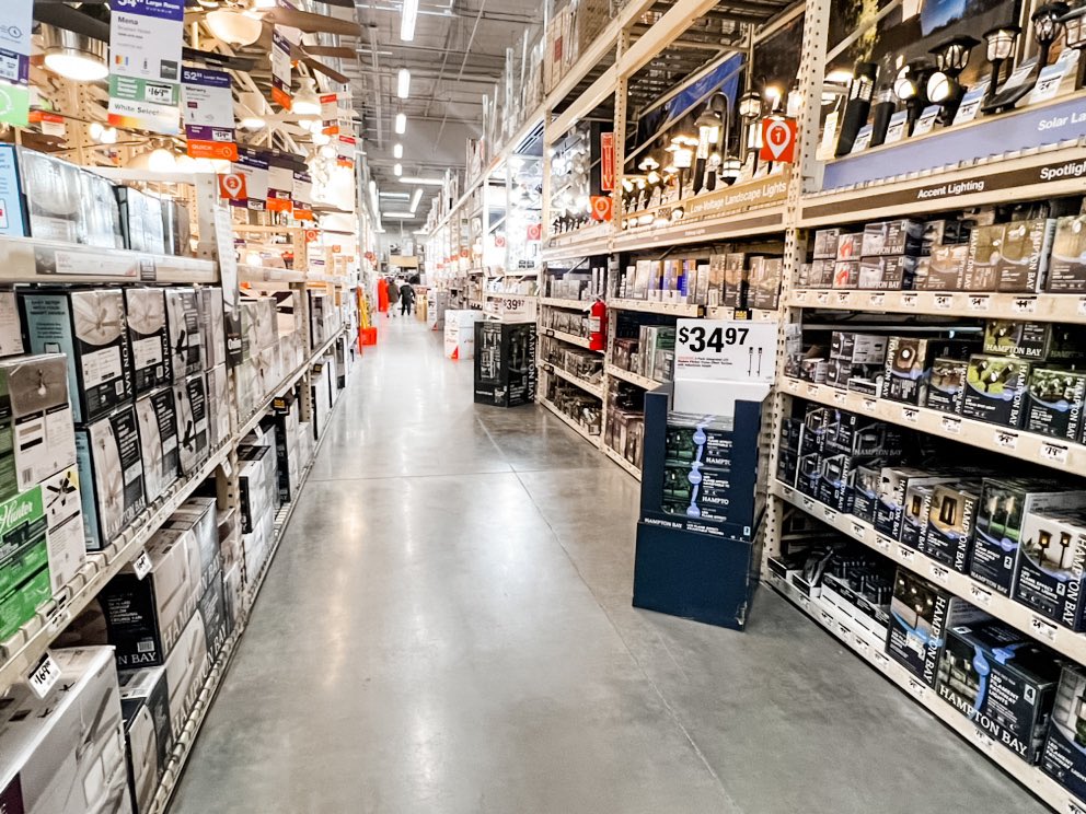 sm_jasminmarie's tweet photo. Had a blast hosting the D171 Interconnected Training today! Shoutout to my team for  driving store standards, way to represent. I love a clean house!🧡💪🏼🧹🏠 #pacsouth #homedepot #leadership #storestandards #d171 https://t.co/nF90W0yZF2