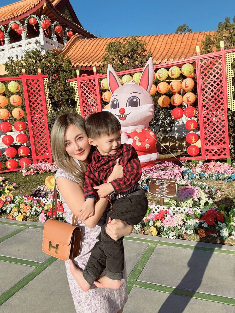 Louisa0019's tweet photo. happy chinese year，新年快乐，祝大家心想事成，所求皆如愿 #春节 #happychineseyear #西来寺 #LA #洛杉矶 https://t.co/KcosvnTeB5