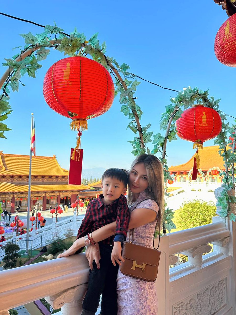 Louisa0019's tweet photo. happy chinese year，新年快乐，祝大家心想事成，所求皆如愿 #春节 #happychineseyear #西来寺 #LA #洛杉矶 https://t.co/KcosvnTeB5
