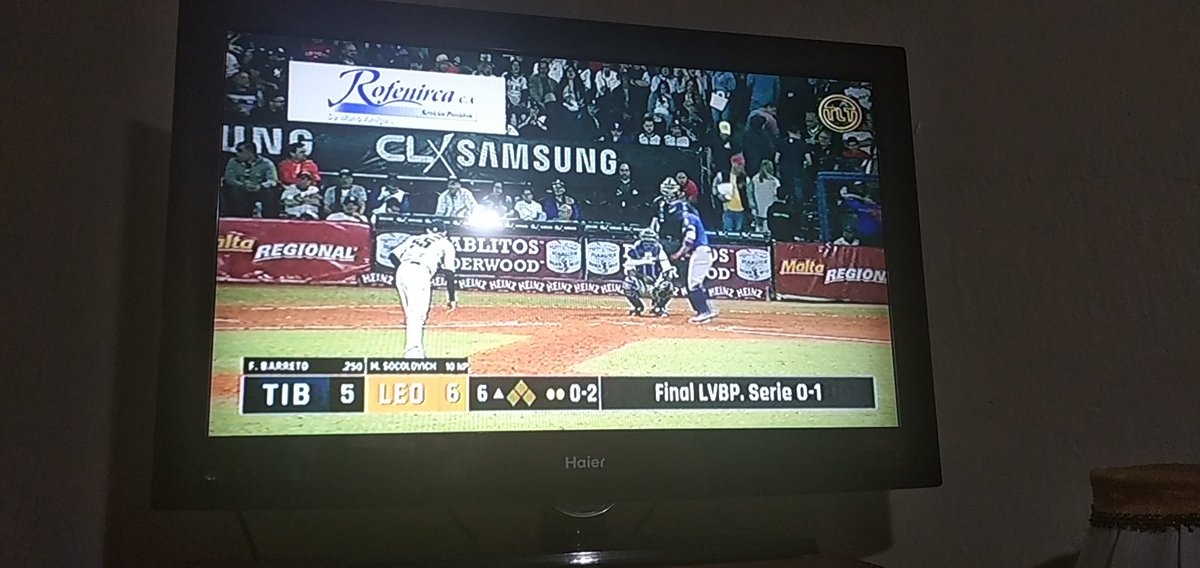 vlenttini's tweet photo. #LVBPxTLT saludo familia TLT estoy de acuerdo que lo de Acuña estuvo muy mal xq a los fanáticos se le debe respeto así como el fanático también debe respeto a los jugadores, saludame a todos la familia Lenttini en Venezuela https://t.co/bdQUy5ha5B