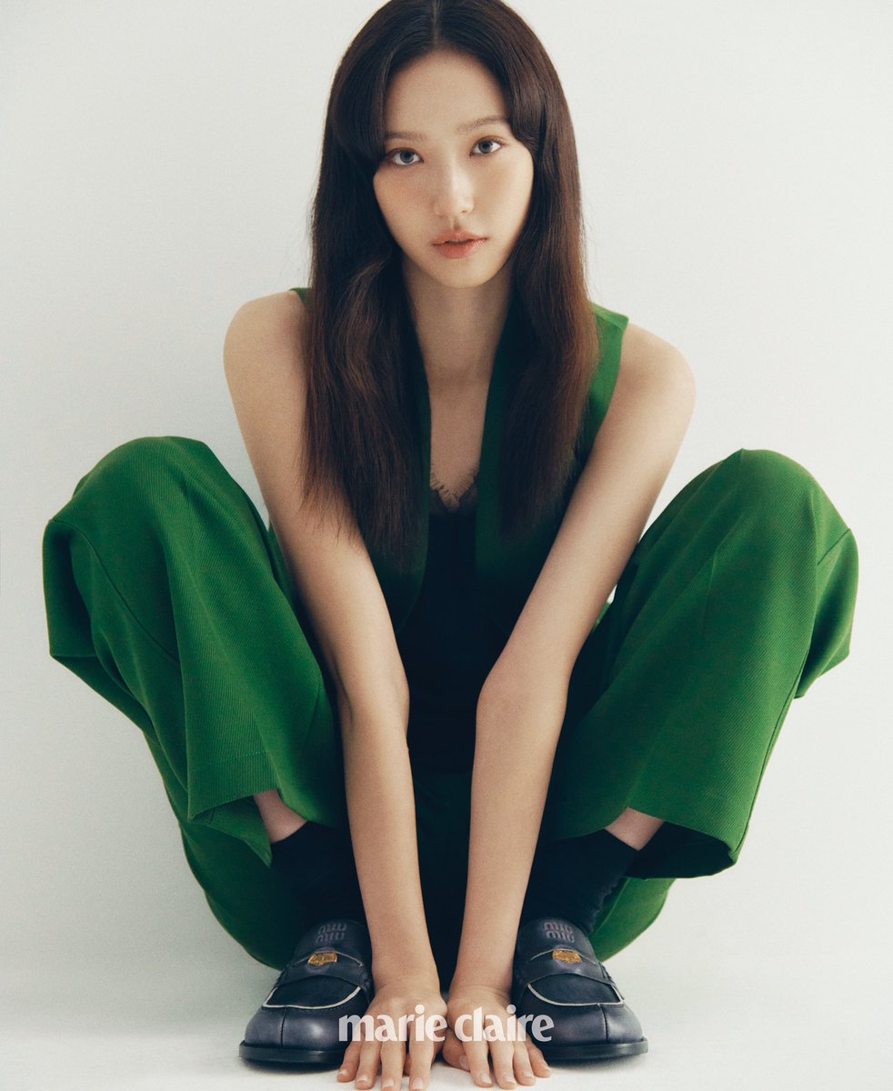 드라마 을 마무리하고 휴식의 시간을 보내고 있는 배우 #한지현 과 함께한 화보를 공개합니다. 화보 전체와 그의 밝고 경쾌한 ...