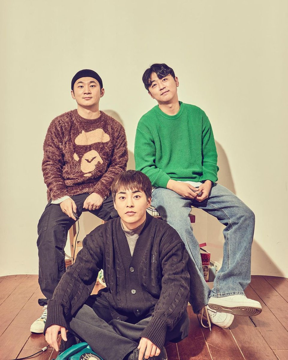 xoxiusoo's tweet photo. xiumin went to a self-shoot photo studio with his friends 🥹💙 https://t.co/BLyGYGq2ja