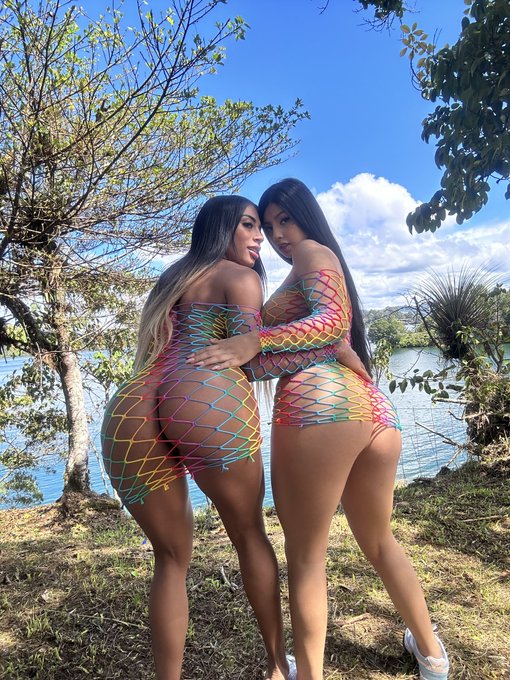 Watch Lauren-98💙onlyfans's leaked NSFW photo on TwXstars