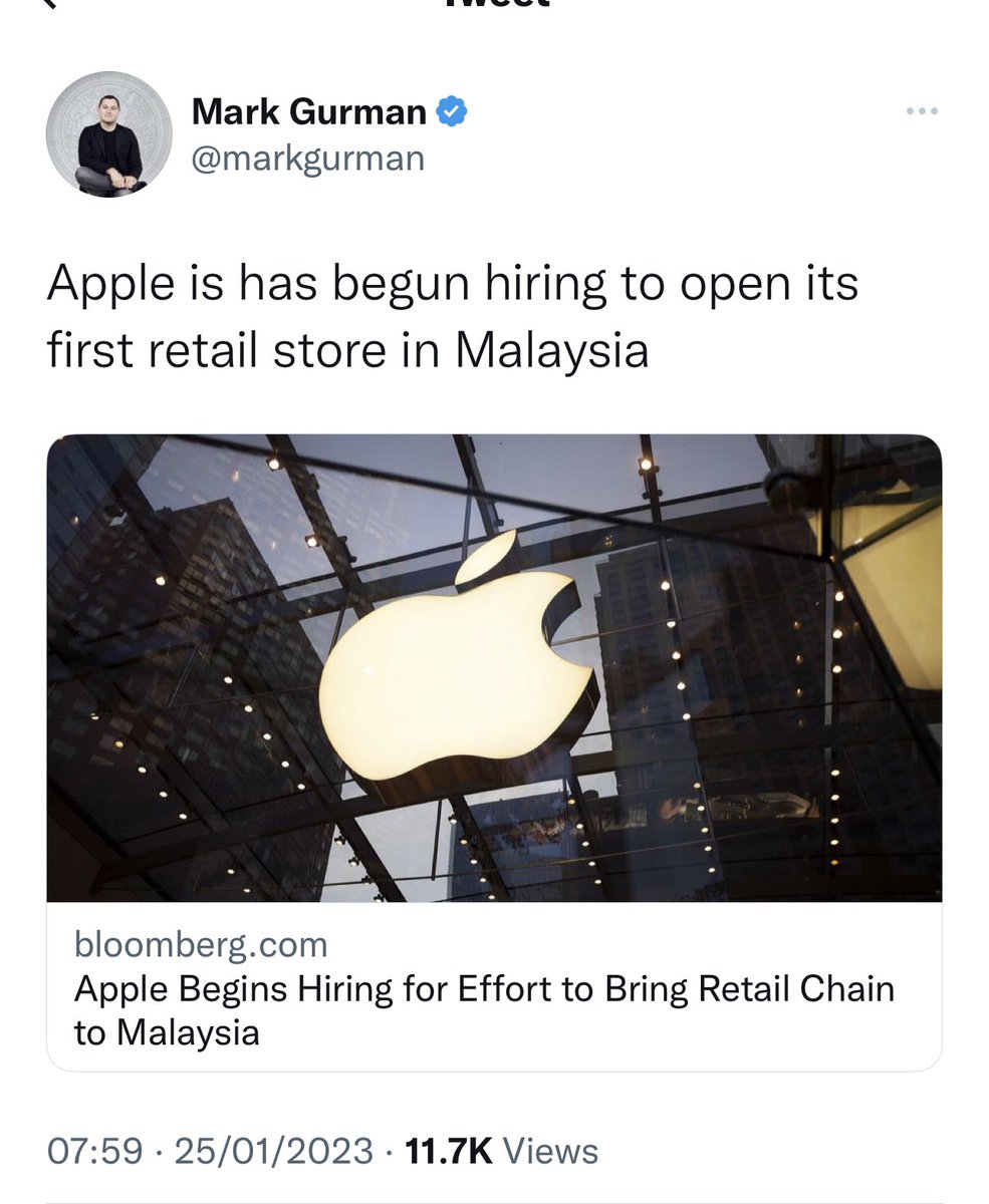 f4izalhassan's tweet photo. Apple store in Malaysia guys. Is this for real???? 😍 https://t.co/toZsLQDZa9