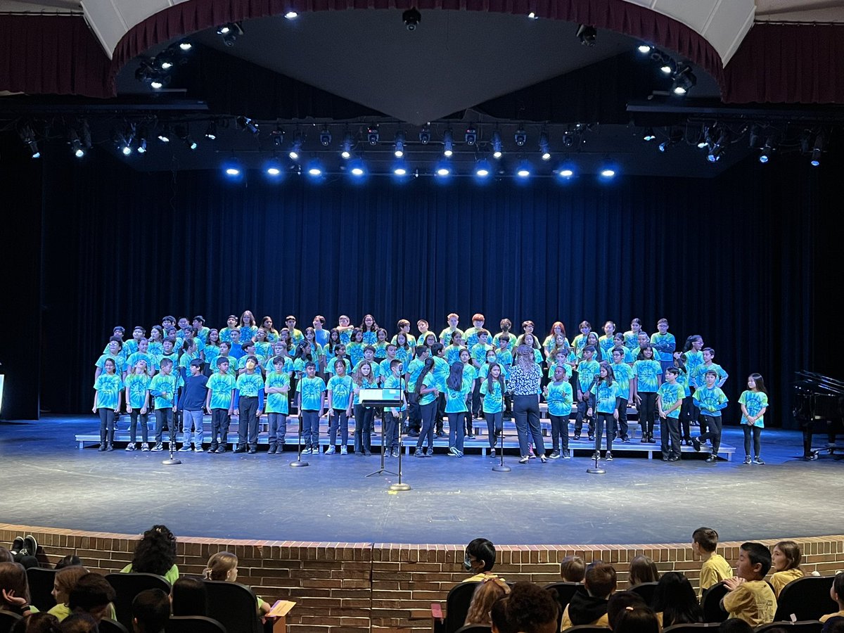 Jessica Taylor (@mrstaylor_5th) on Twitter photo These singers were rockstars on the stage tonight. Thank you for all you’ve taught them, <a href="/kdownermusic/">Kate Downer</a>! 🎶🎙️#bemisthinkers These singers were rockstars on the stage tonight. Thank you for all you’ve taught them, <a href="/kdownermusic/">Kate Downer</a>! 🎶🎙️#bemisthinkers
