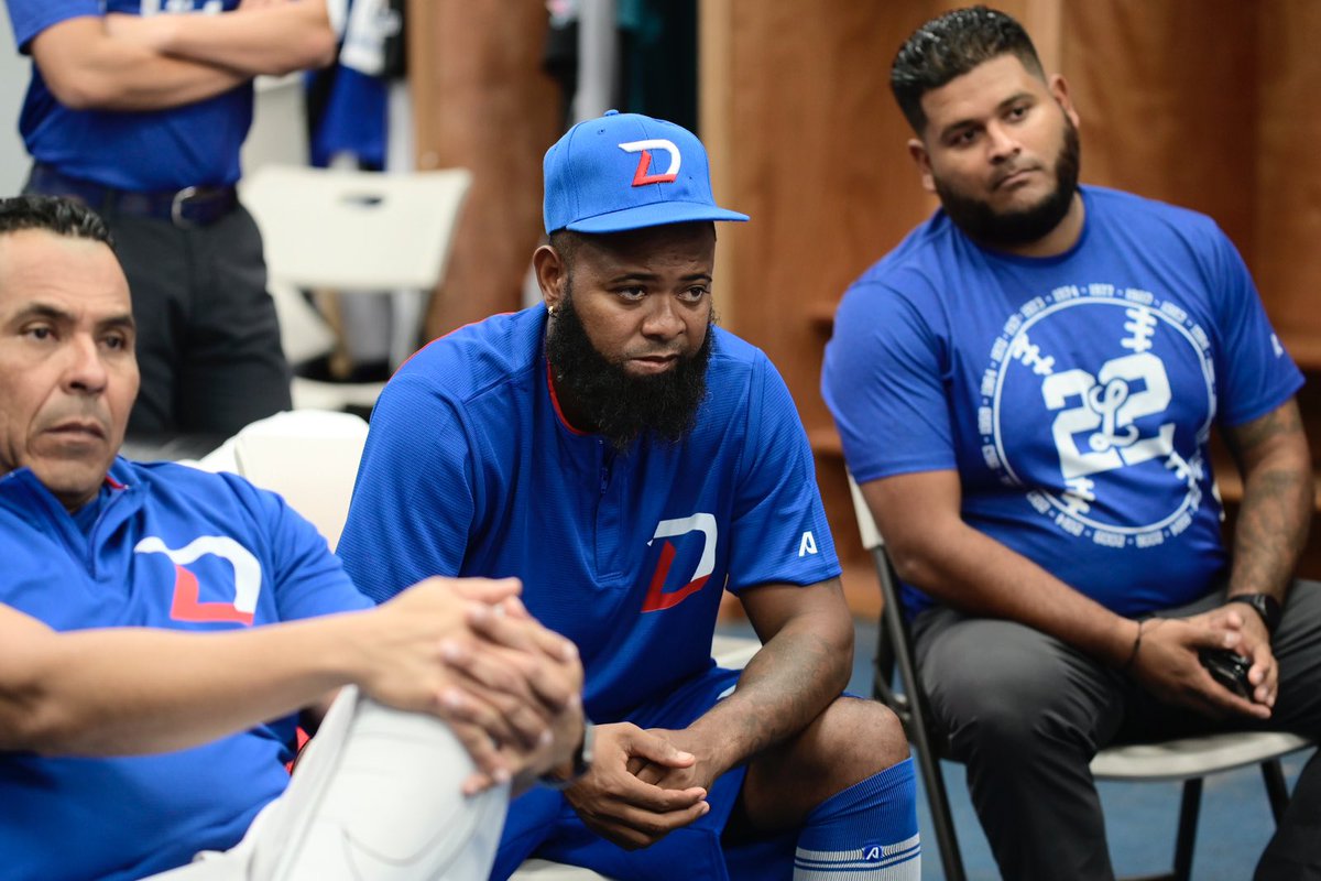 TigresdelLicey's tweet photo. La familia crece, la armonía se mantiene y la misión es una sola… EL CAMPEONATO DEL CARIBE!! 

Por la 11 y la 22 🐯🏆🇩🇴 https://t.co/X4HaFFL3cB