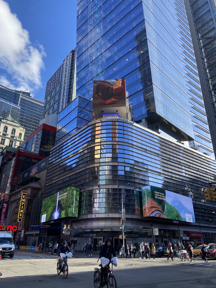 marcelabonillac's tweet photo. Publicidad de Costa Rica en NYC❣️ #CostaRica #Essentials #onlytheessentials #essencialcostarica https://t.co/YatfUmm2wB