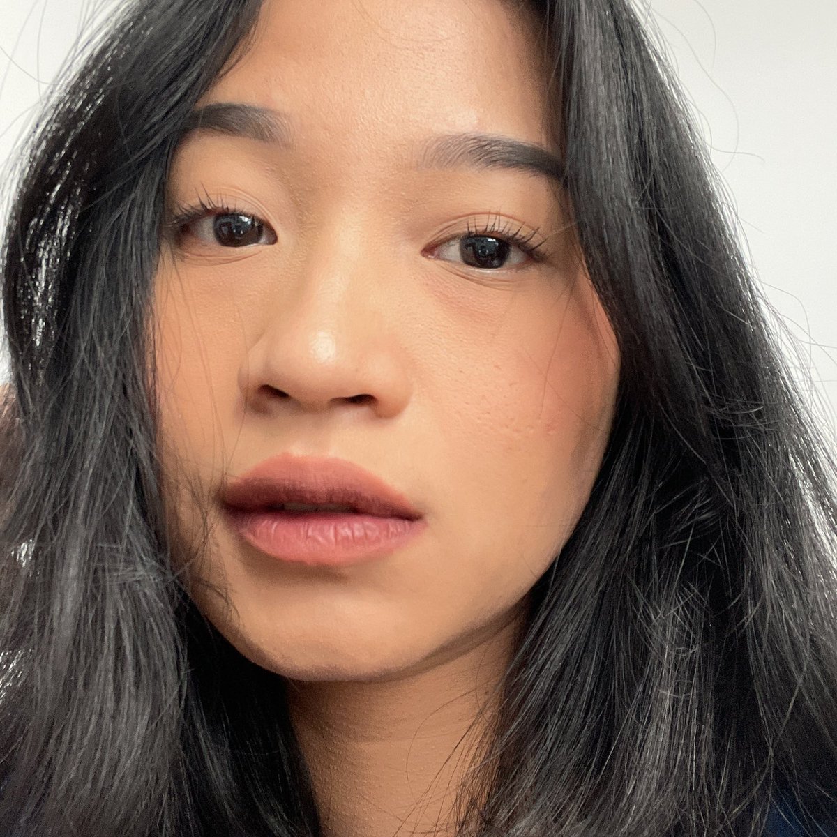 skinatvelvet's tweet photo. a thread, one brand tutorial~ 

daily makeup - one brand tutorial
simple ga sampe 10 menit ☝🏼😉

bagi kamu yg gak doyan beli/simpan banyak barang makeup, mungkin bisa tengok thread ini 🤺 https://t.co/GrmHWBGXTY
