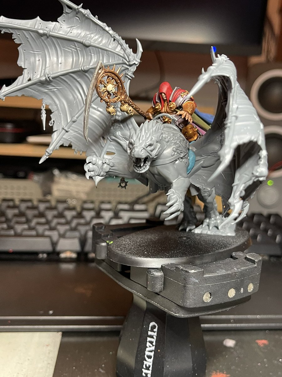 Sigmalthus's tweet photo. Rough draft of my chaos sorcerer lord on manticore kitbash #Warmongers #ageofsigmar https://t.co/0jMEqs2XeJ