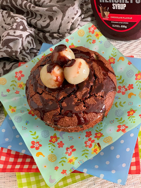 Somasray's tweet photo. #vegcake #few #ingredients CURRY AND SPICE: LITCHI OATS CHOCO FLAVOURED CAKE Recipe Link : https://t.co/doDovEce1y https://t.co/PkN0YrPQuD