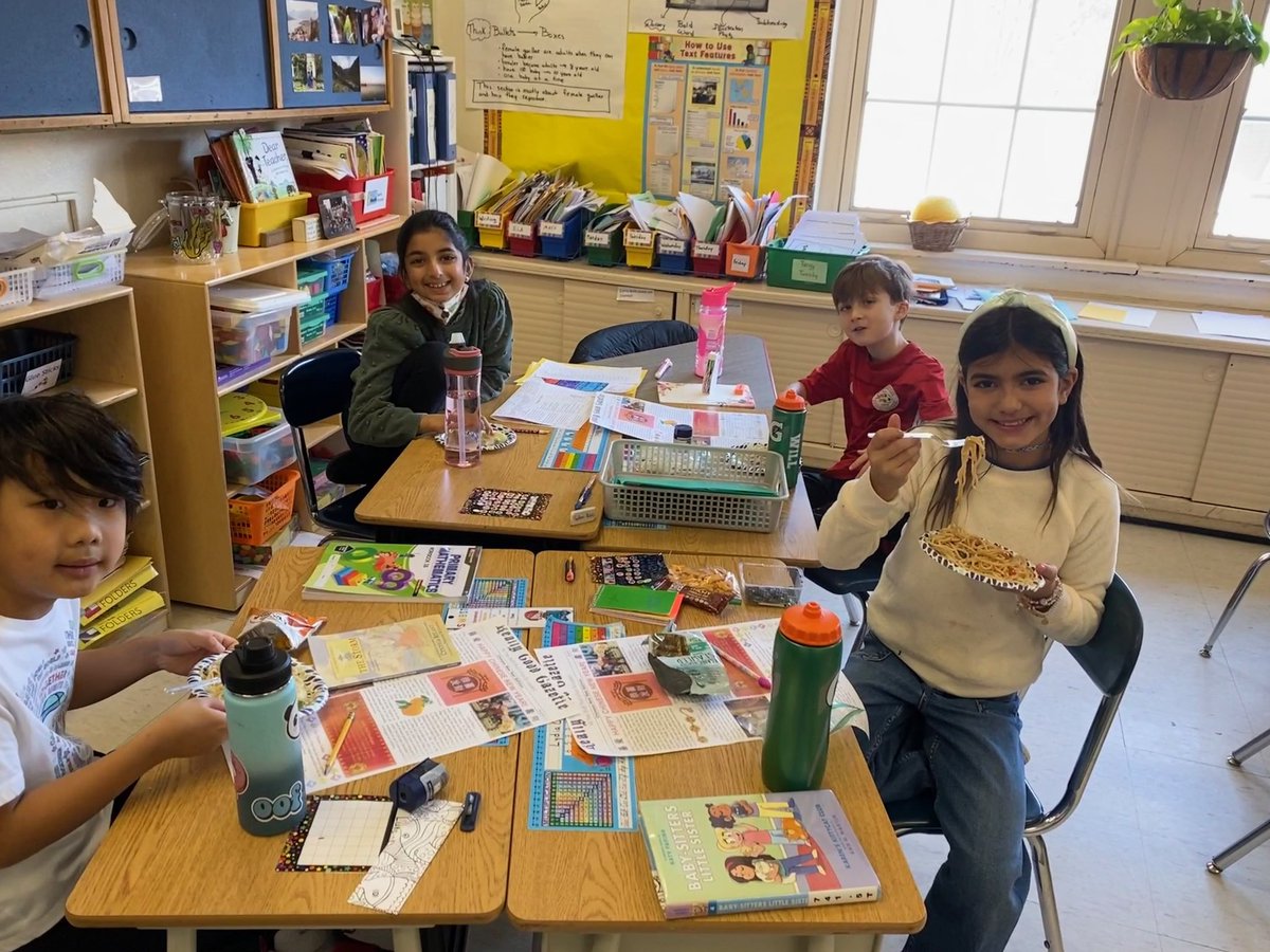 BXV_ES's tweet photo. Third grade students had a blast making dumplings!  They worked in teams to help cut all the vegetables and stuff the mixture into the wrappers. https://t.co/qwAmibnQcU