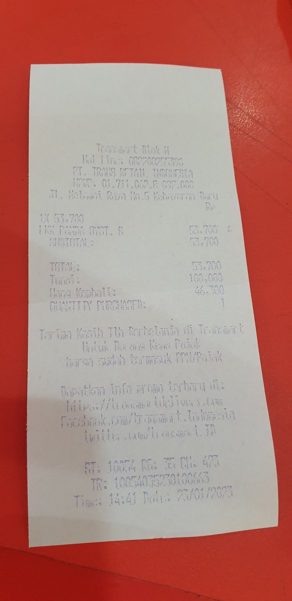 upieUPIE's tweet photo. Transmart  Blok M Square yg ajaib! Ini yg ke 3Xnya, harga didisplay beda dgn harga dikasir. Pas ditegur kasirnya, dia cek, eh bnr gak sinkron ktnya. Dgn enteng jwb, "byr aja dulu, nanti selisihnya kita balikin di bag.Informasi", bcr tanpa menatap mata sy. KEREN 👏👏👏! https://t.co/3J77Juj8dE