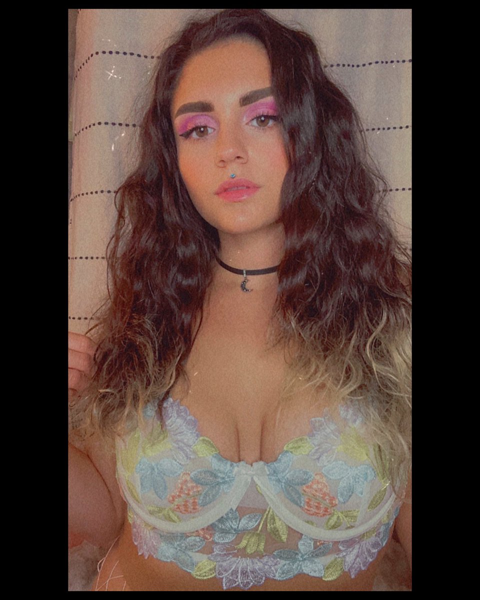Lexi_Annette's tweet photo. Don’t forget to sub to my onlyfans 
Guaranteed to keep you cummin🤤
https://t.co/Ad85ogVeRo 

Also add me on snap/ @ Luxx-Luna https://t.co/pDe6oSAyBf