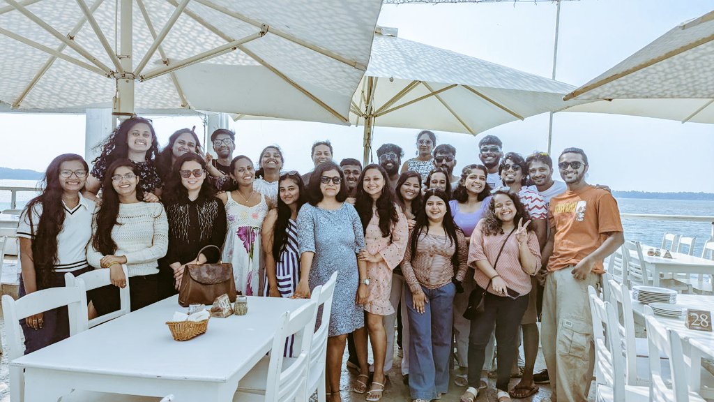 PepperIntComm's tweet photo. Lunch-ed by the bay. 
#PepperOffsite2023 https://t.co/FCNdnb4S5G