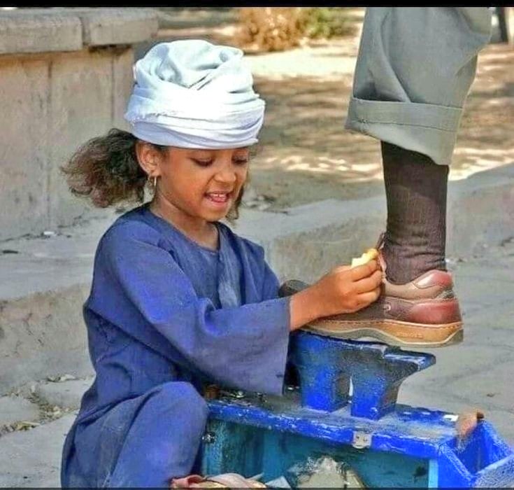 बाध्यता थियो यिनलाई समयले यो मोडमा ल्यायो । 
नत्र भने यिनिपनी बाबा की परी थिईन।