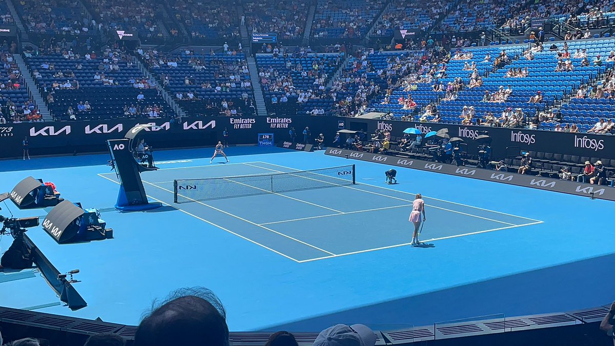 The Calvary is back. LFG <a href="/DonnaVekic/">Donna Vekic</a> 

<a href="/PHShriver/">Pam Shriver</a> <a href="/TennisPodcast/">The Tennis Podcast</a>