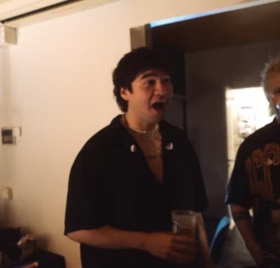 Happy birthday to the only man ever, calum hood. 